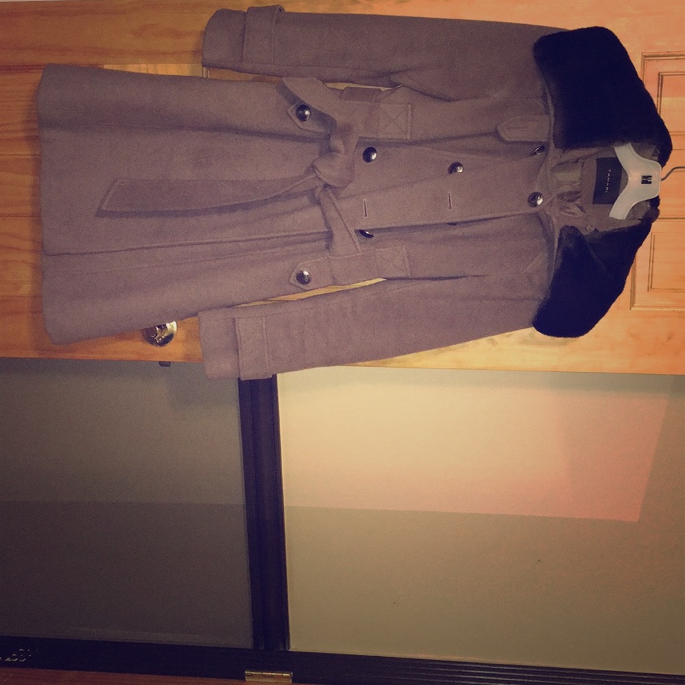 Tahari dress coat - worn once - great condition 🌸
